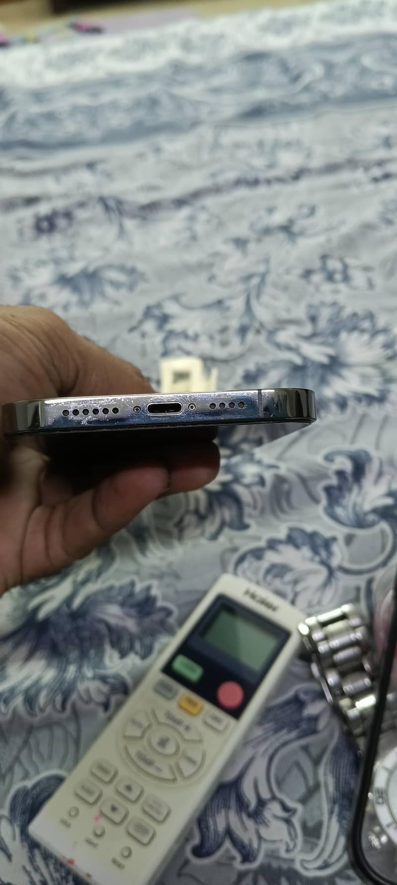 Apple iPhone 13 Pro Max 4