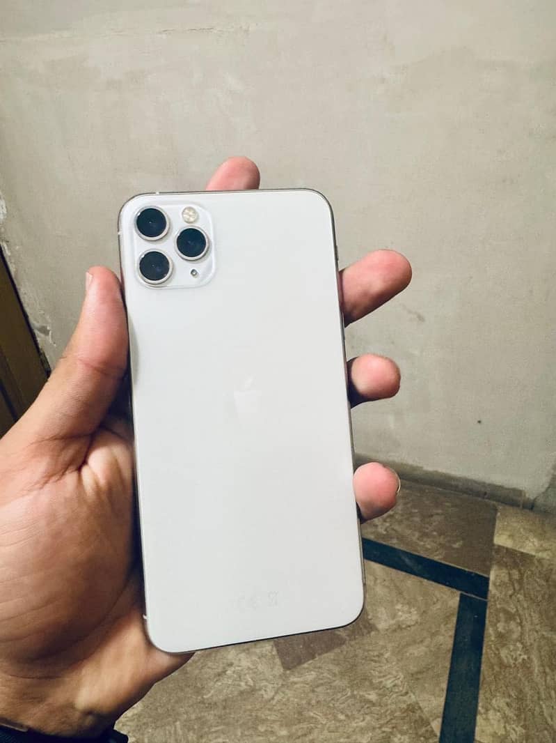 Apple iPhone 11 Pro Max 1