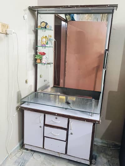 Dressing Vanity Heavy Glass in Good Condition