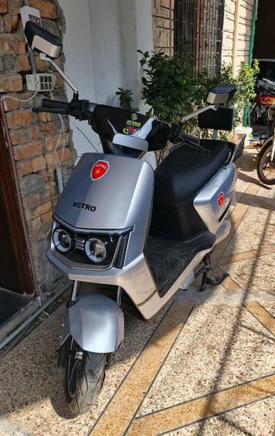 Metro M6 electric bike for sale 500km driven only