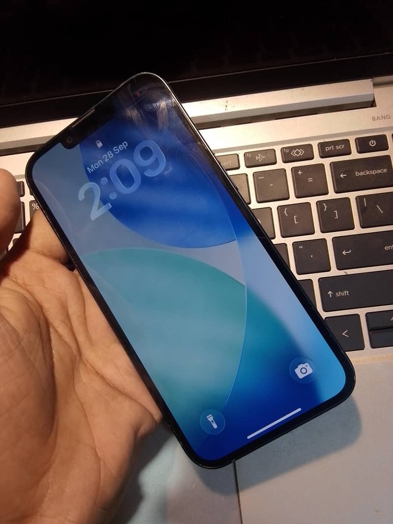 Apple iPhone 13 1