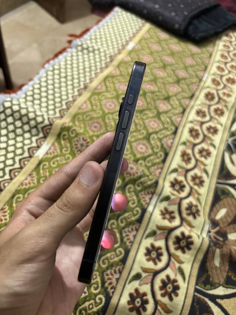 Apple iPhone 15 Pro 1