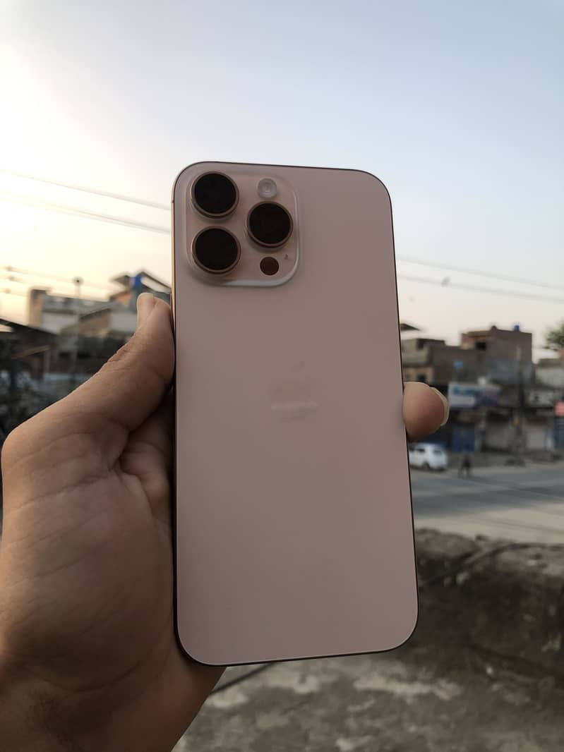 Apple iPhone 16 Pro Max 0