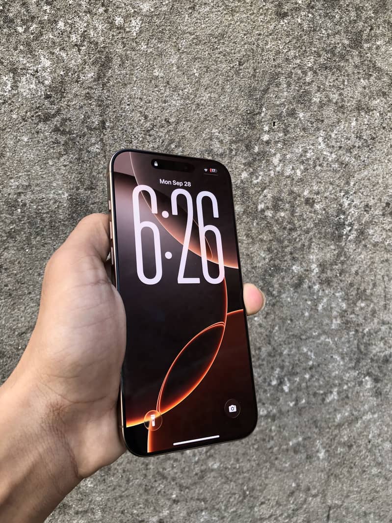 Apple iPhone 16 Pro Max 5