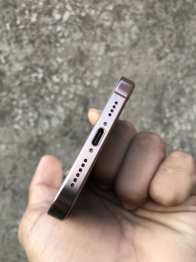 Apple iPhone 16 Pro Max 7