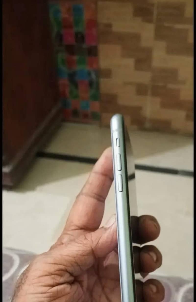 Apple iPhone 11 2