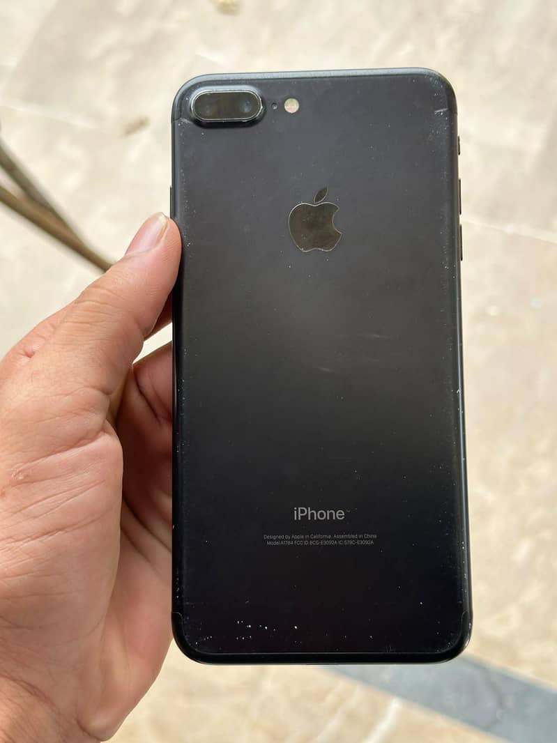 Apple iPhone 7 Plus 0