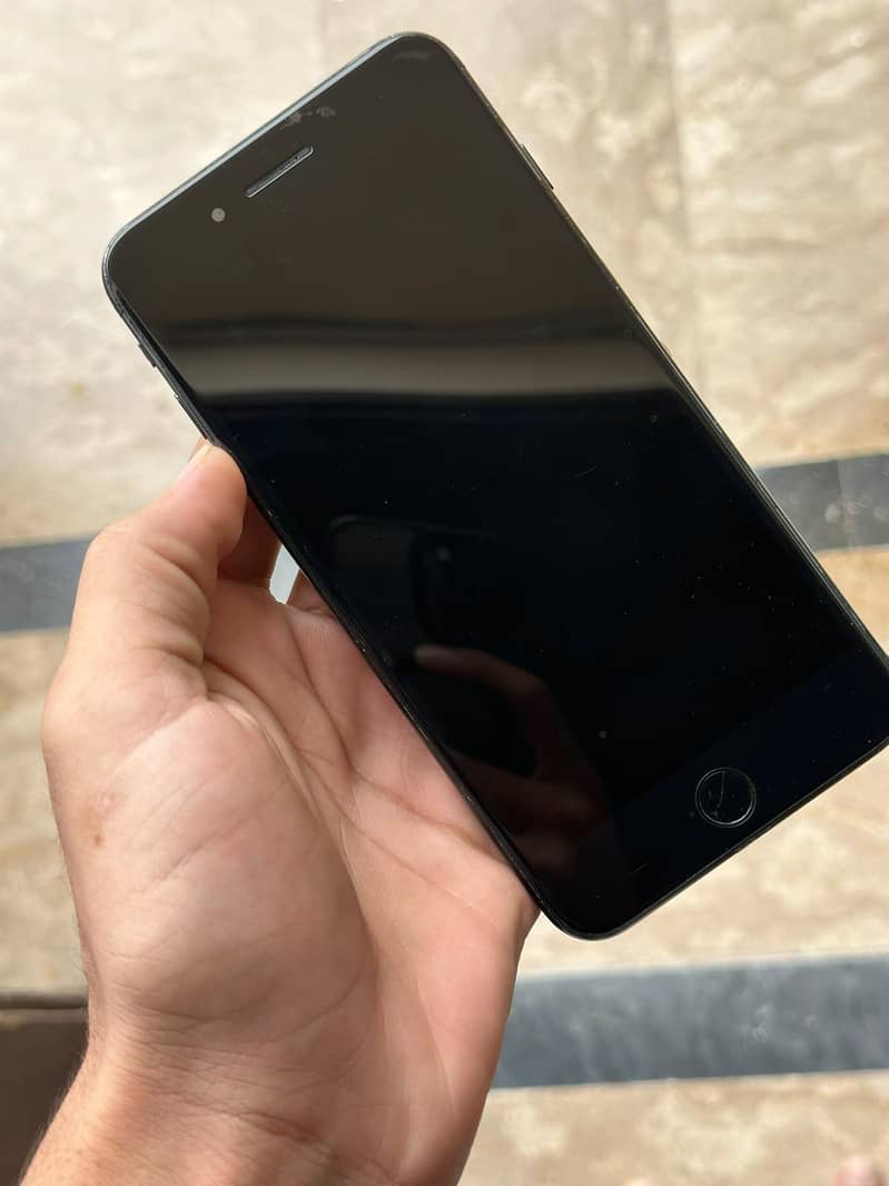 Apple iPhone 7 Plus 1