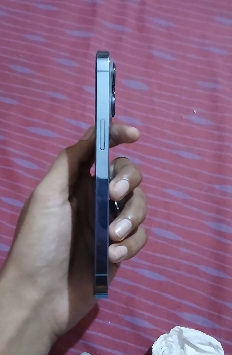 iPhone 13 Pro 2