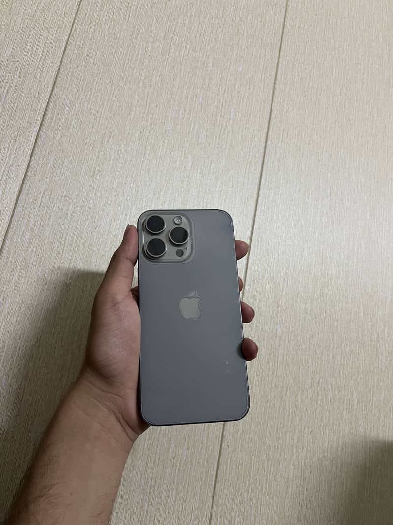 Apple iPhone 15 Pro Max 0