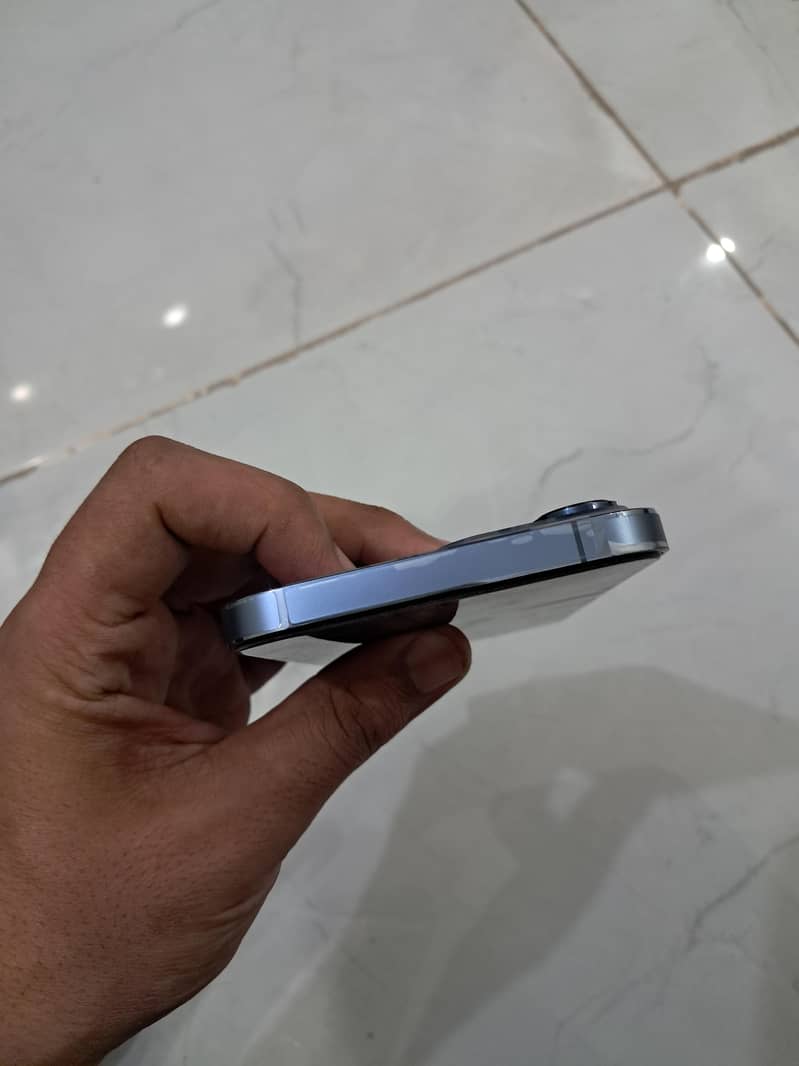 Apple iPhone 13 Pro Max 4