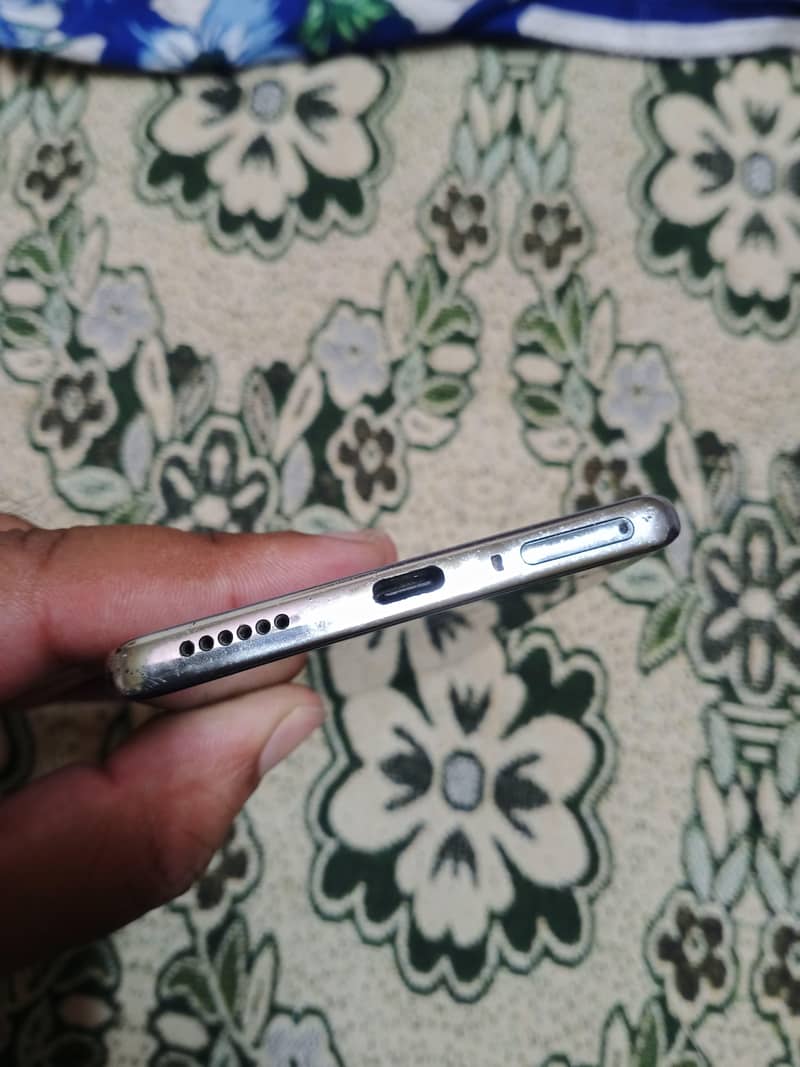 Tecno CAMON 40 Pro 4