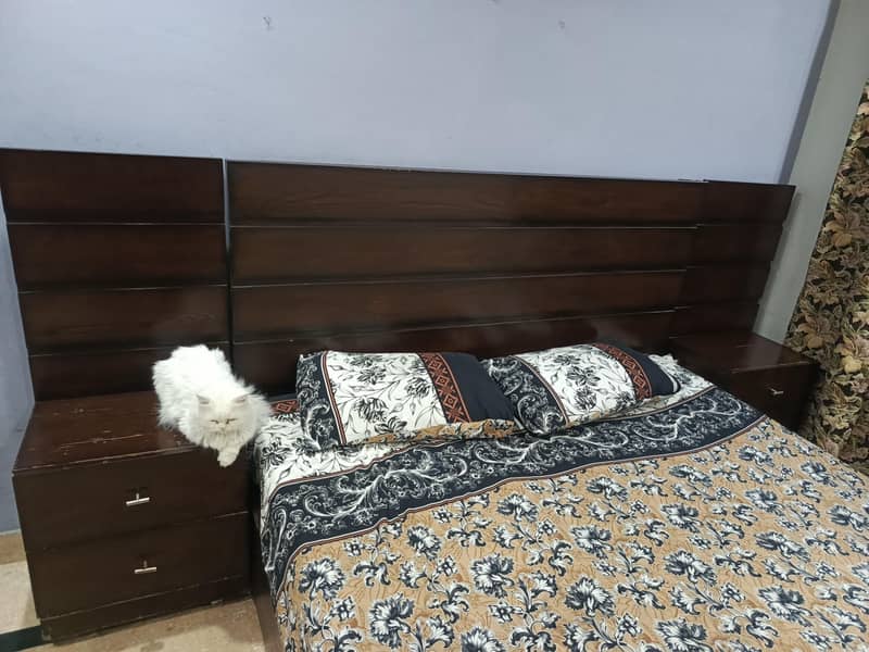 Bed set with dressing 4