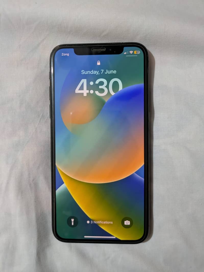 Apple iPhone X 5