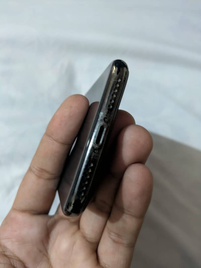 Apple iPhone X 6