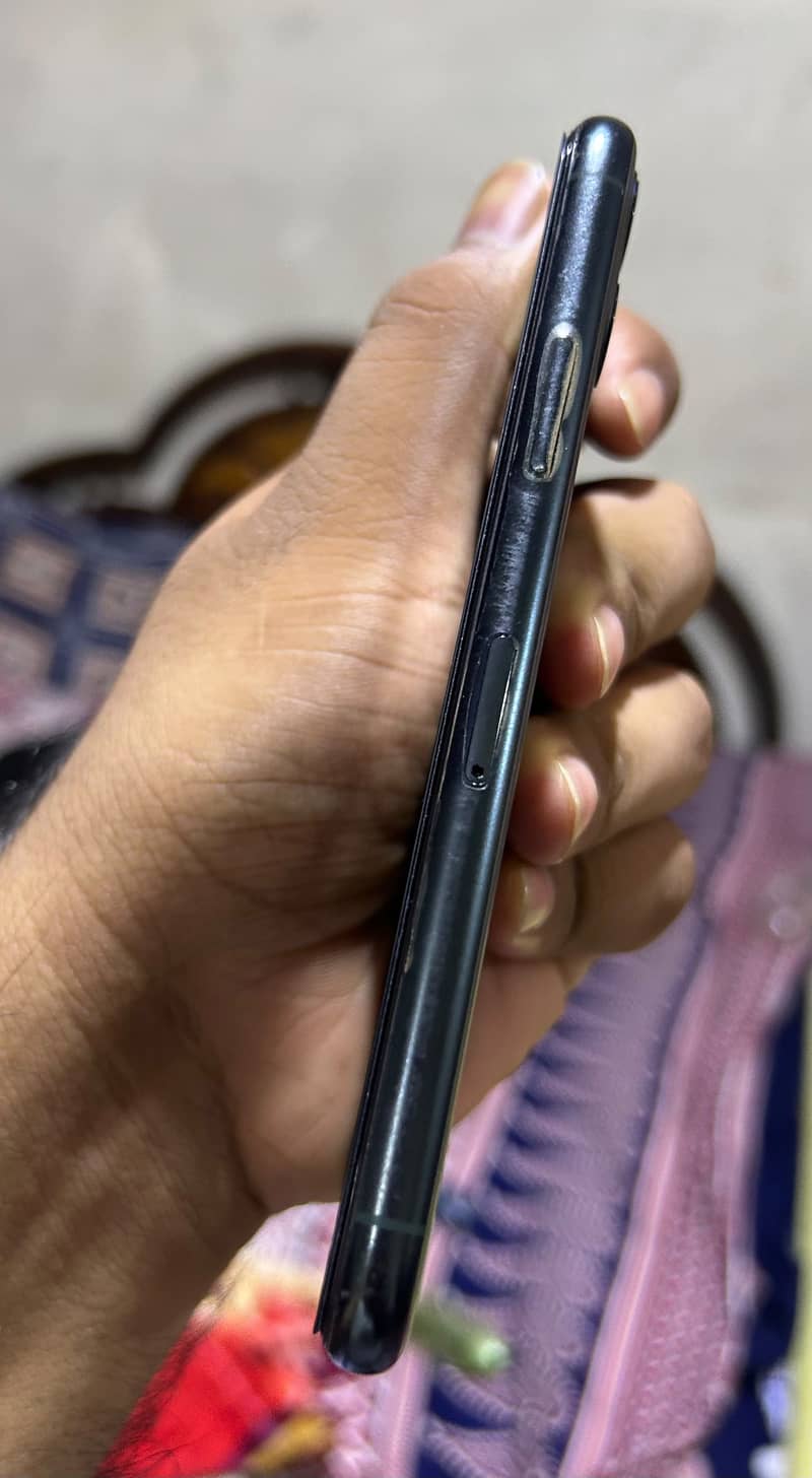 Apple iPhone 11 Pro 2