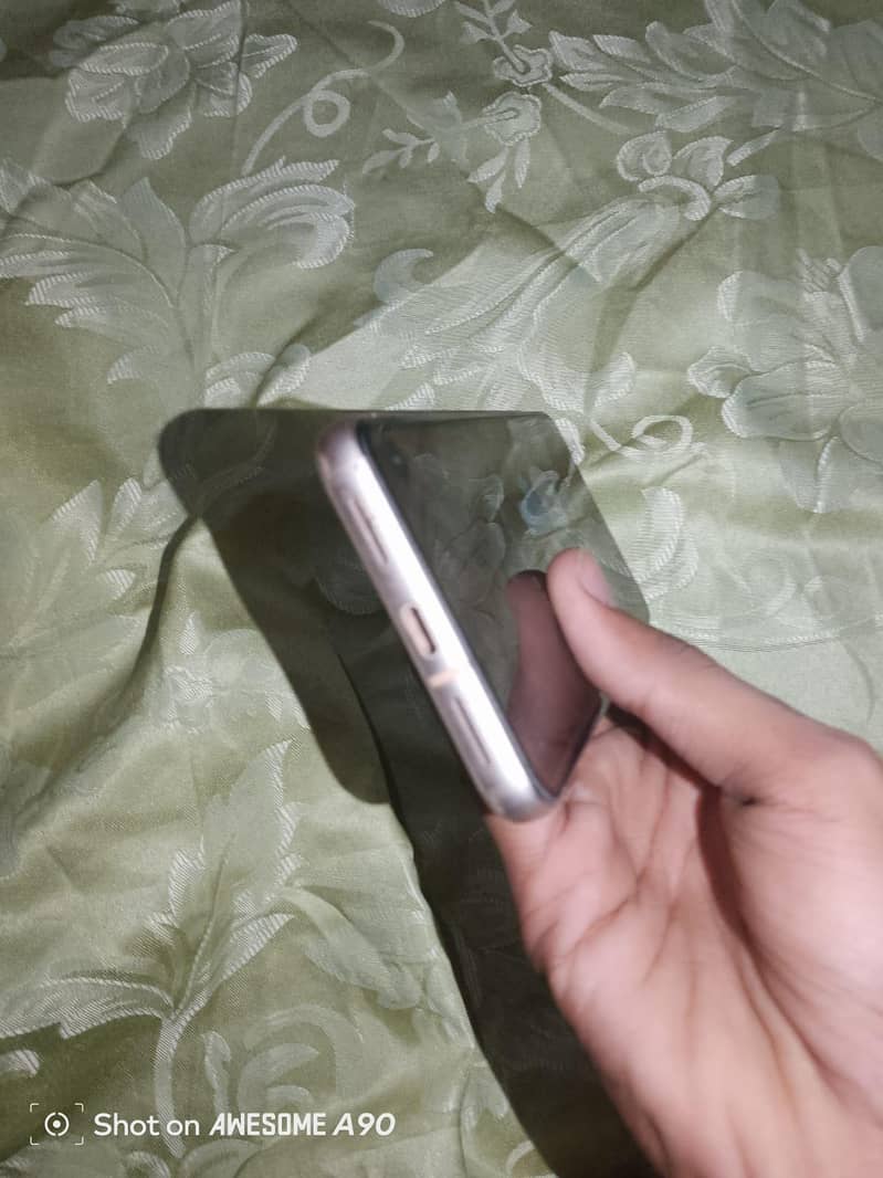 Google Pixel 8 3