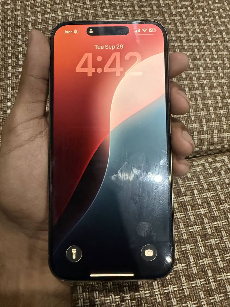 Apple iPhone 16 Pro Max 3