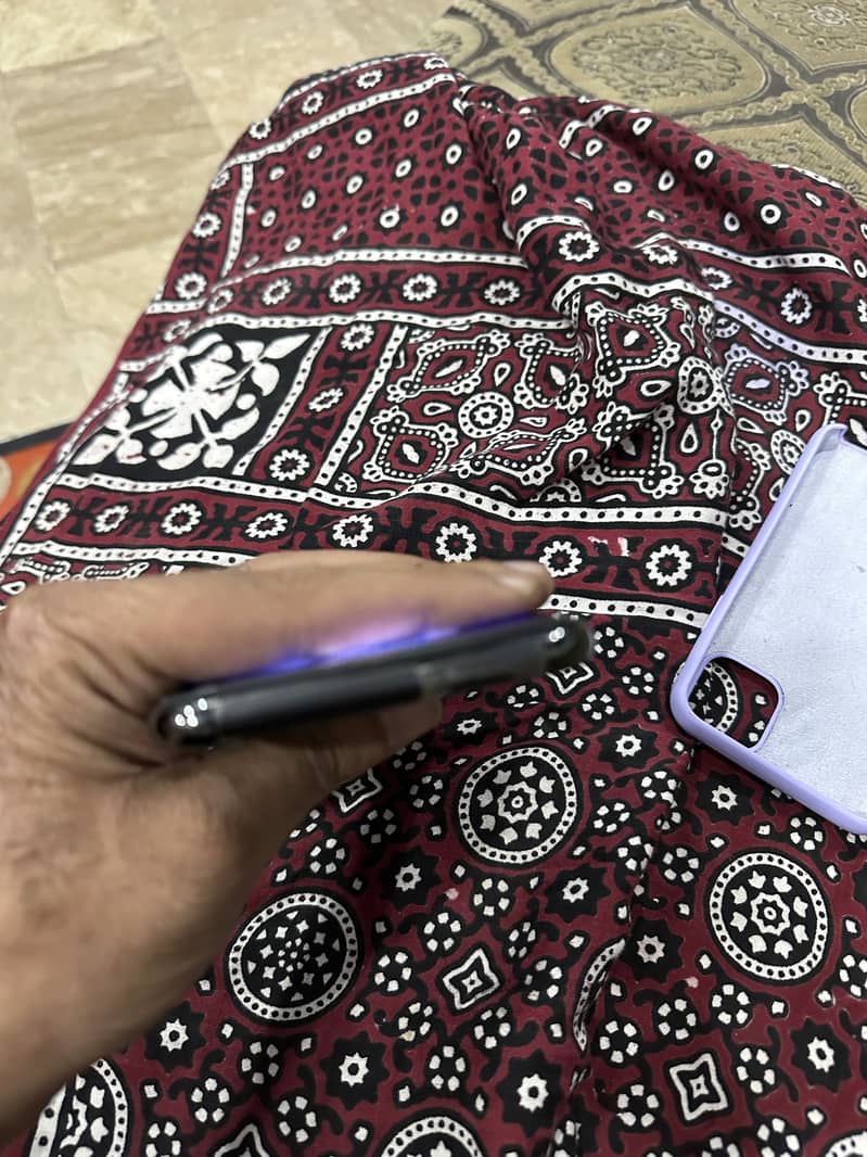 Apple iPhone 11 Pro Max 1