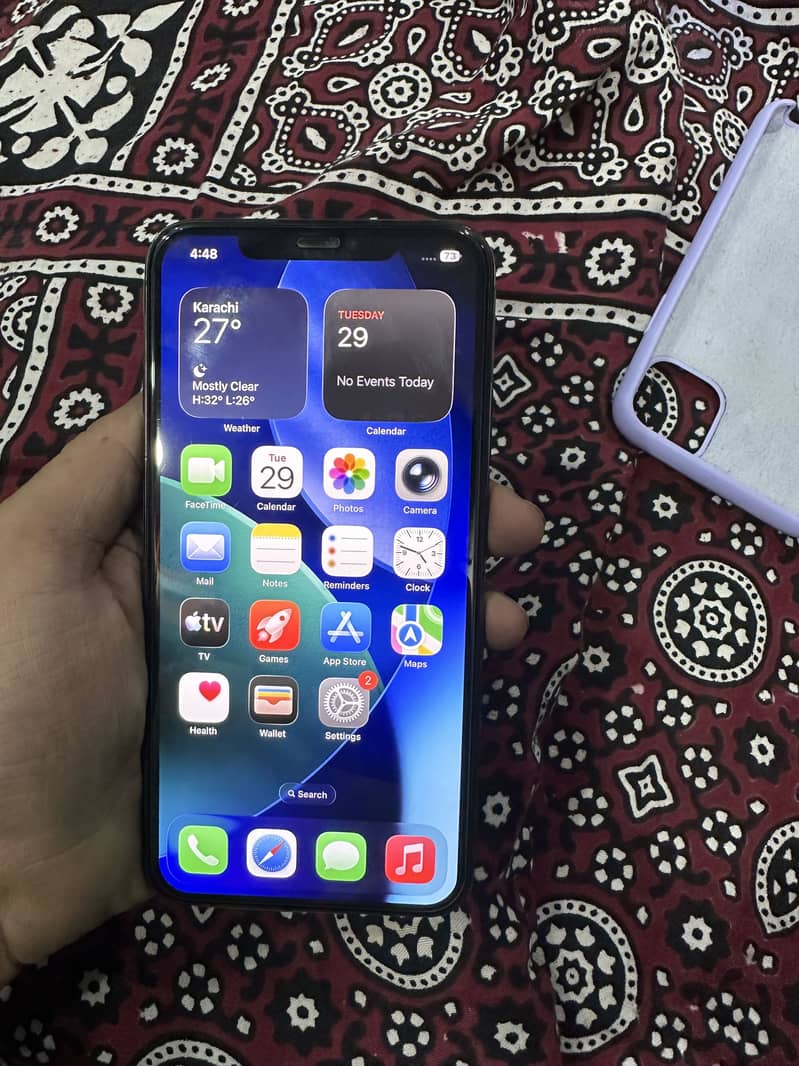 Apple iPhone 11 Pro Max 2