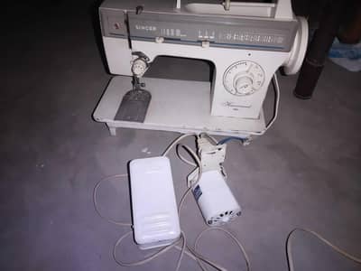 Singer Hunermand 1302 Branded Sewing Machine (All Accessories)