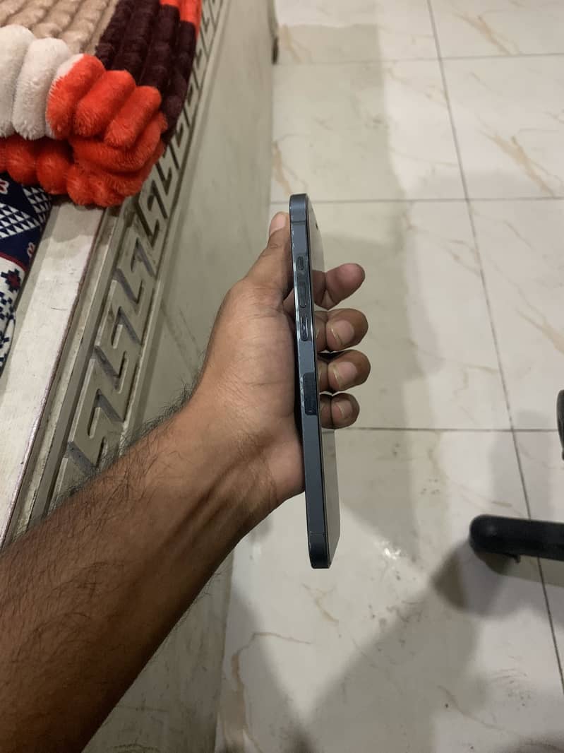 Apple iPhone 12 Pro Max 1