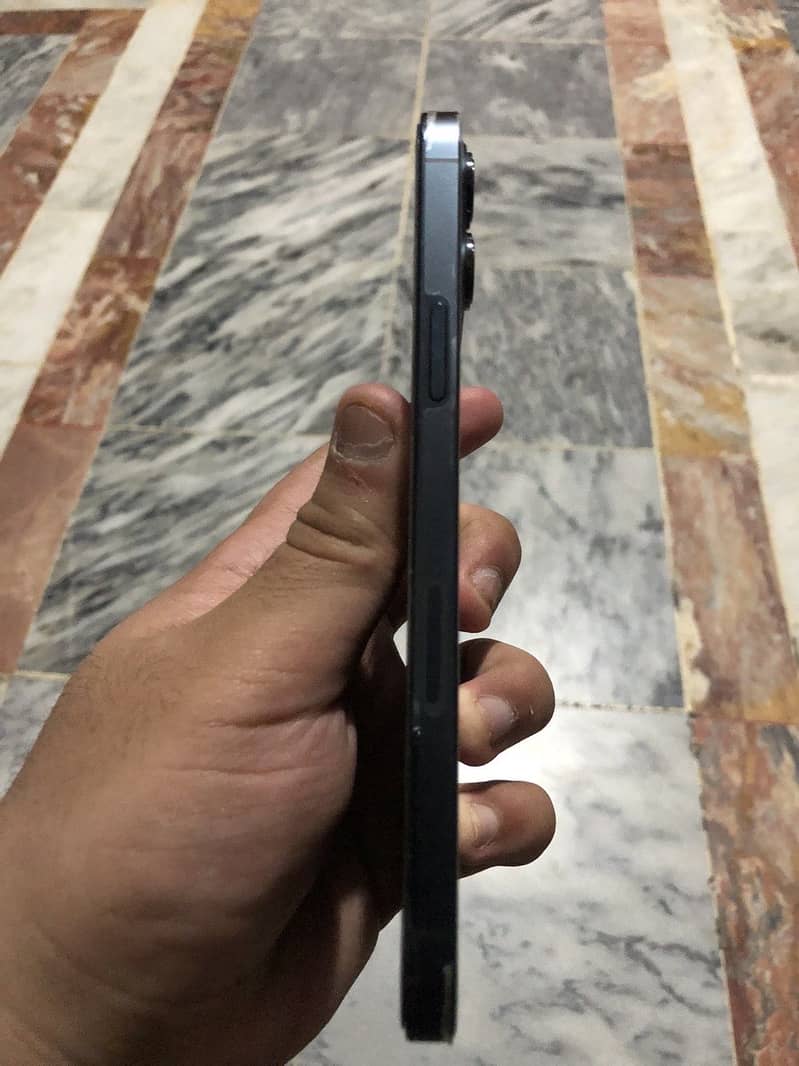 Apple iPhone 12 Pro Max 1