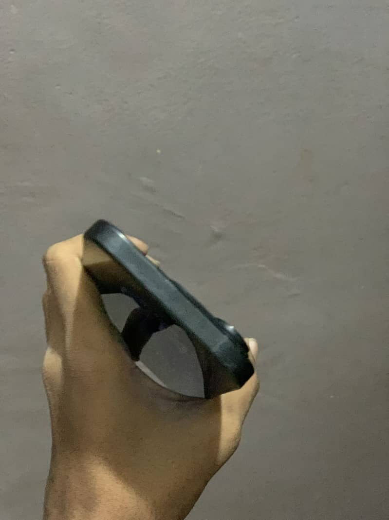 Apple iPhone 16 Pro 2