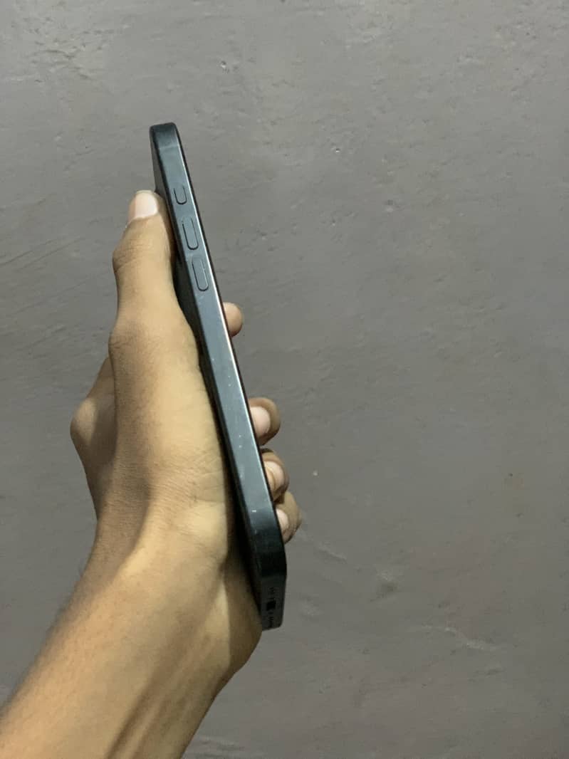 Apple iPhone 16 Pro 6