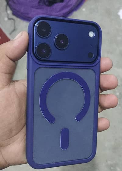 Apple iPhone XR Converted 17 pro
