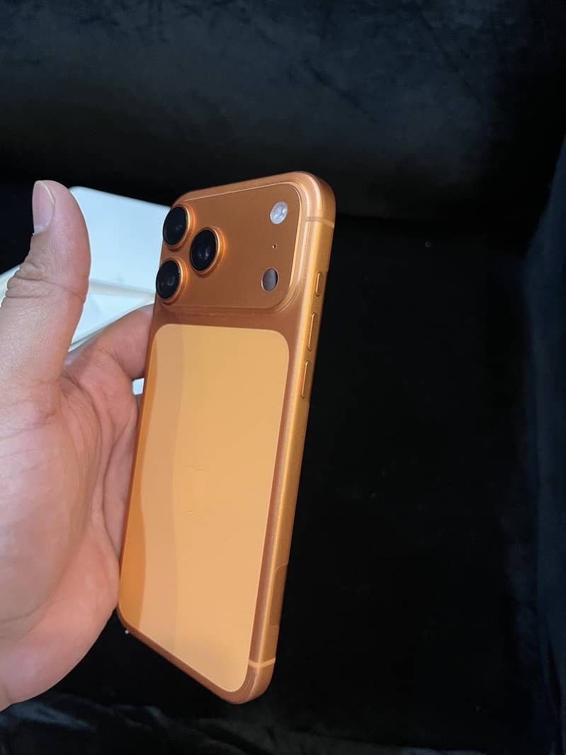 Apple iPhone 17 Pro Max 2