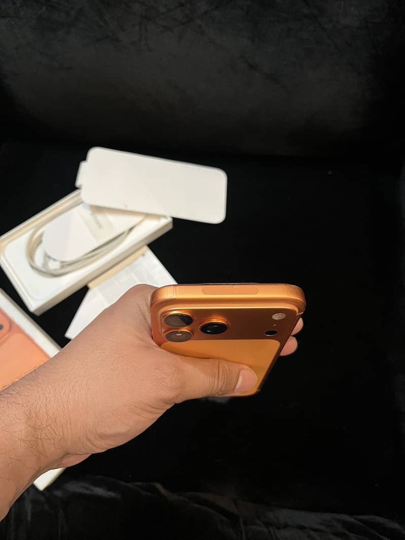 Apple iPhone 17 Pro Max 4