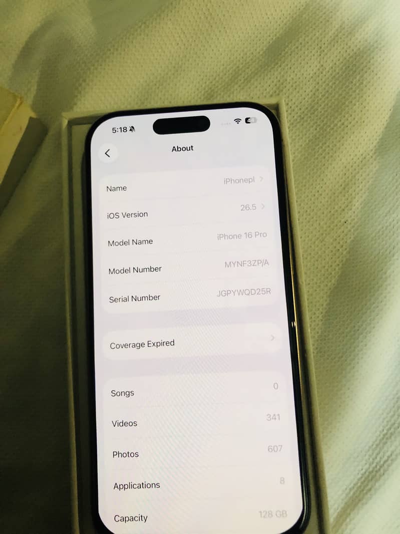 Apple iPhone 16 Pro 9