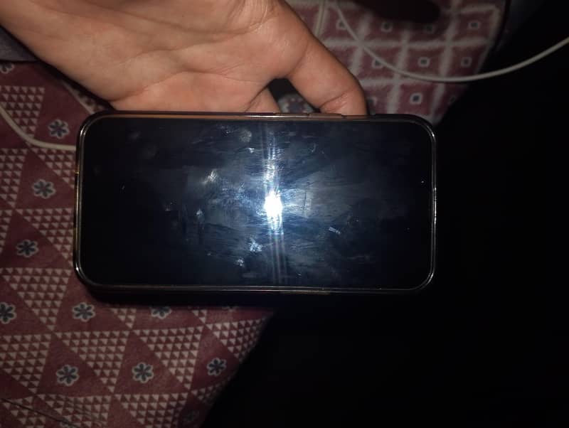 Apple iPhone 13 4