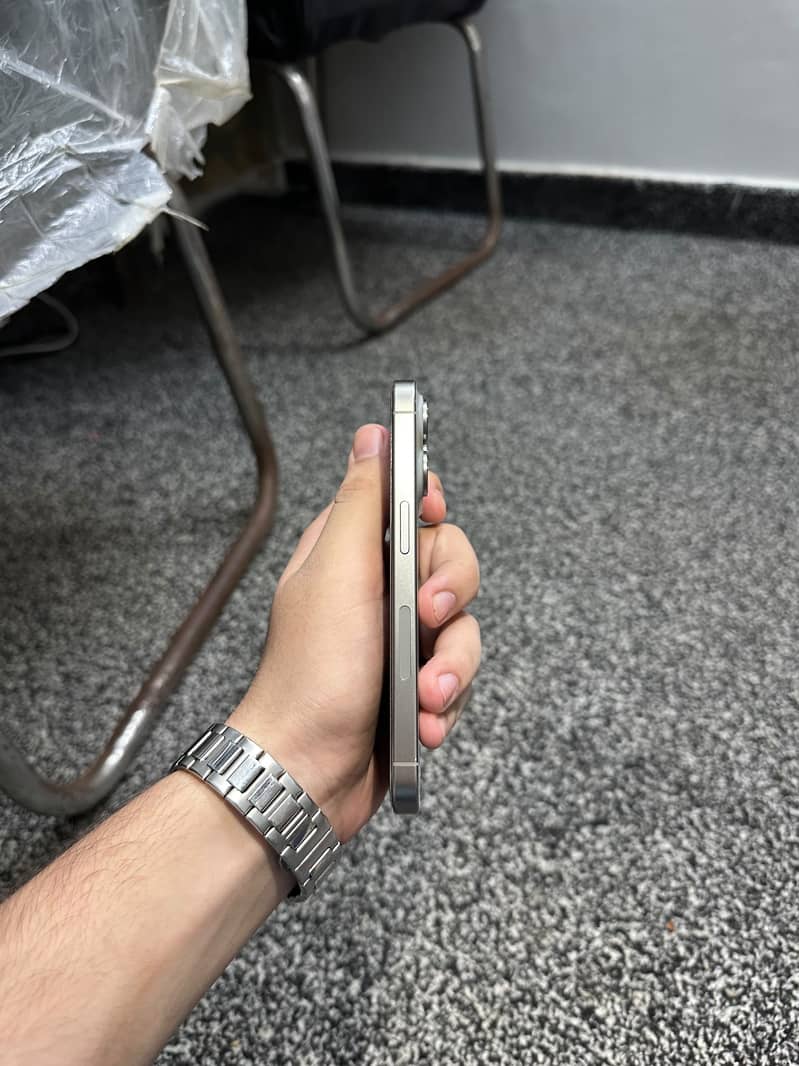 Apple iPhone 15 Pro 3
