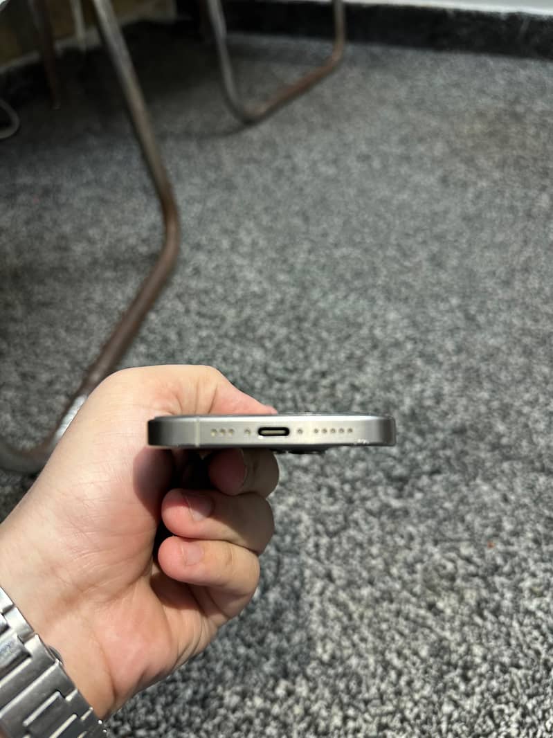 Apple iPhone 15 Pro 5