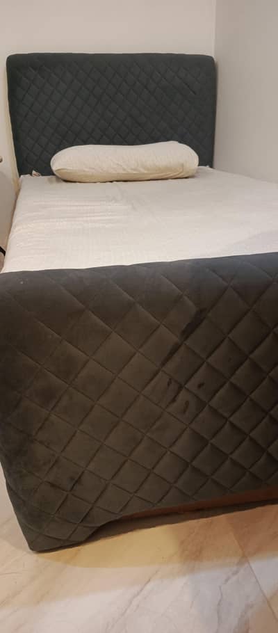 single bed with mattress