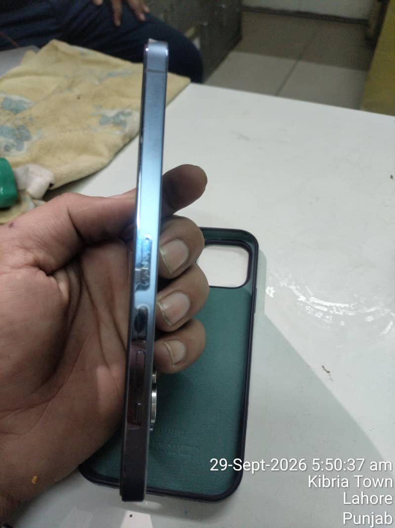 Apple iPhone 13 Pro Max 1