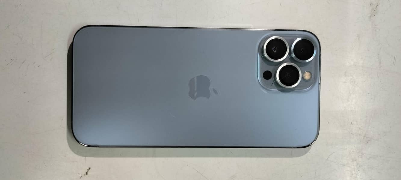 Apple iPhone 13 Pro Max 3
