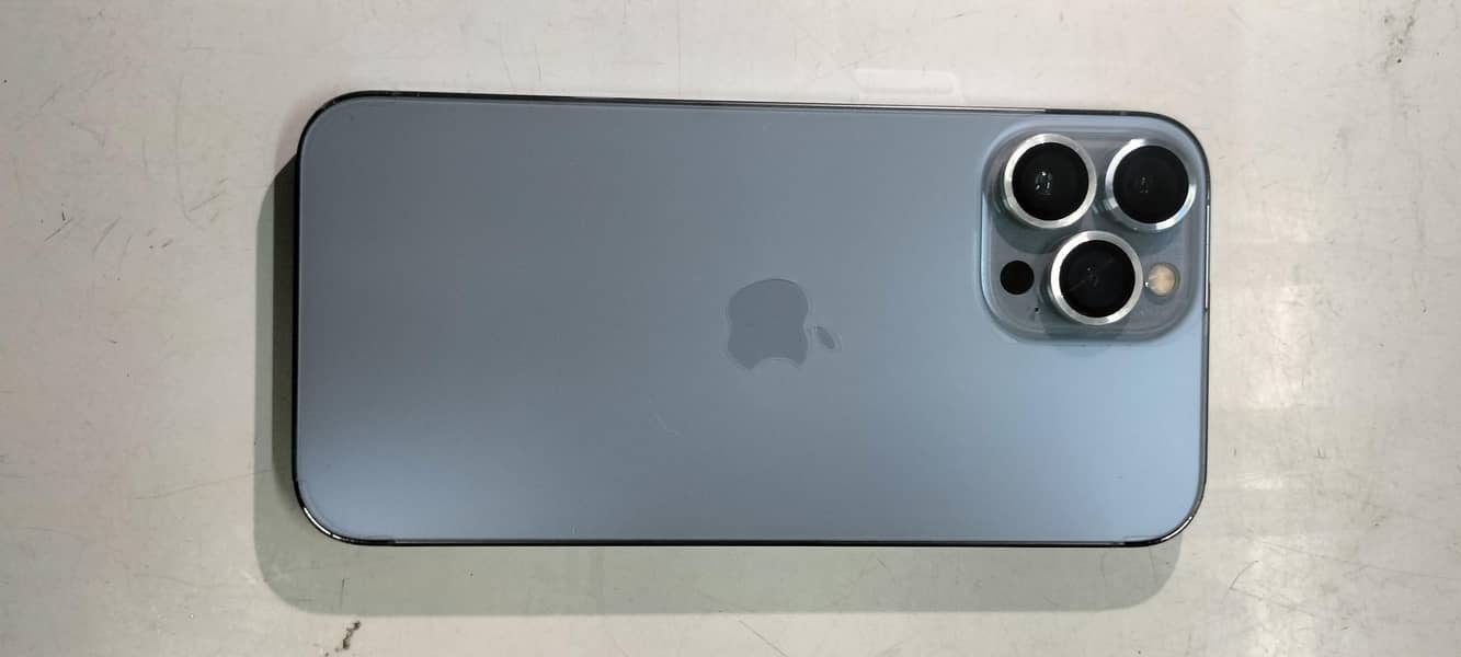 Apple iPhone 13 Pro Max 4