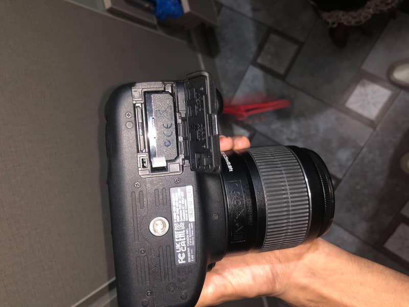 EOS 2000D Cannon 3