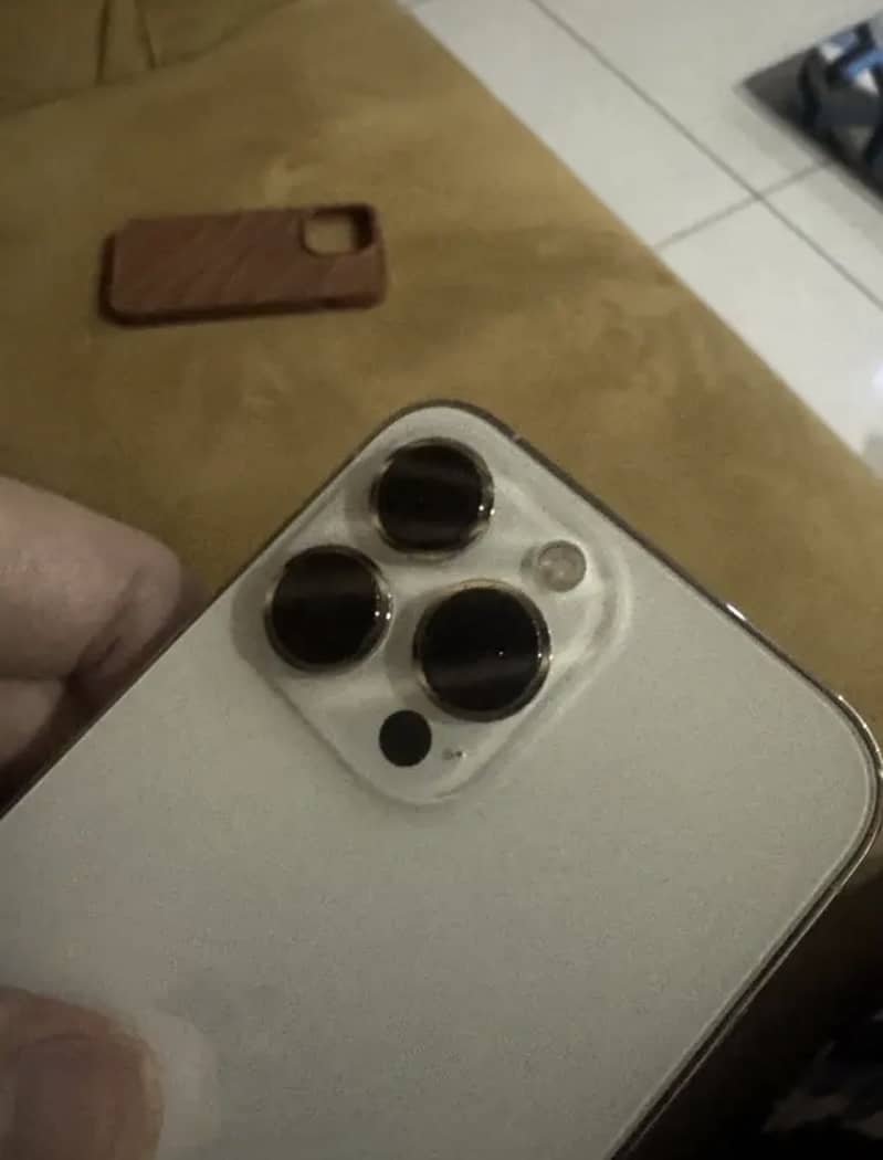 Apple iPhone 13 Pro 4