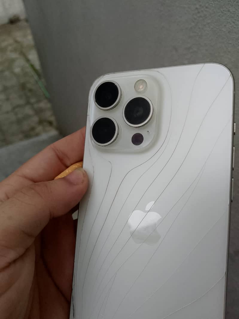 Apple iPhone 15 Pro Max 5