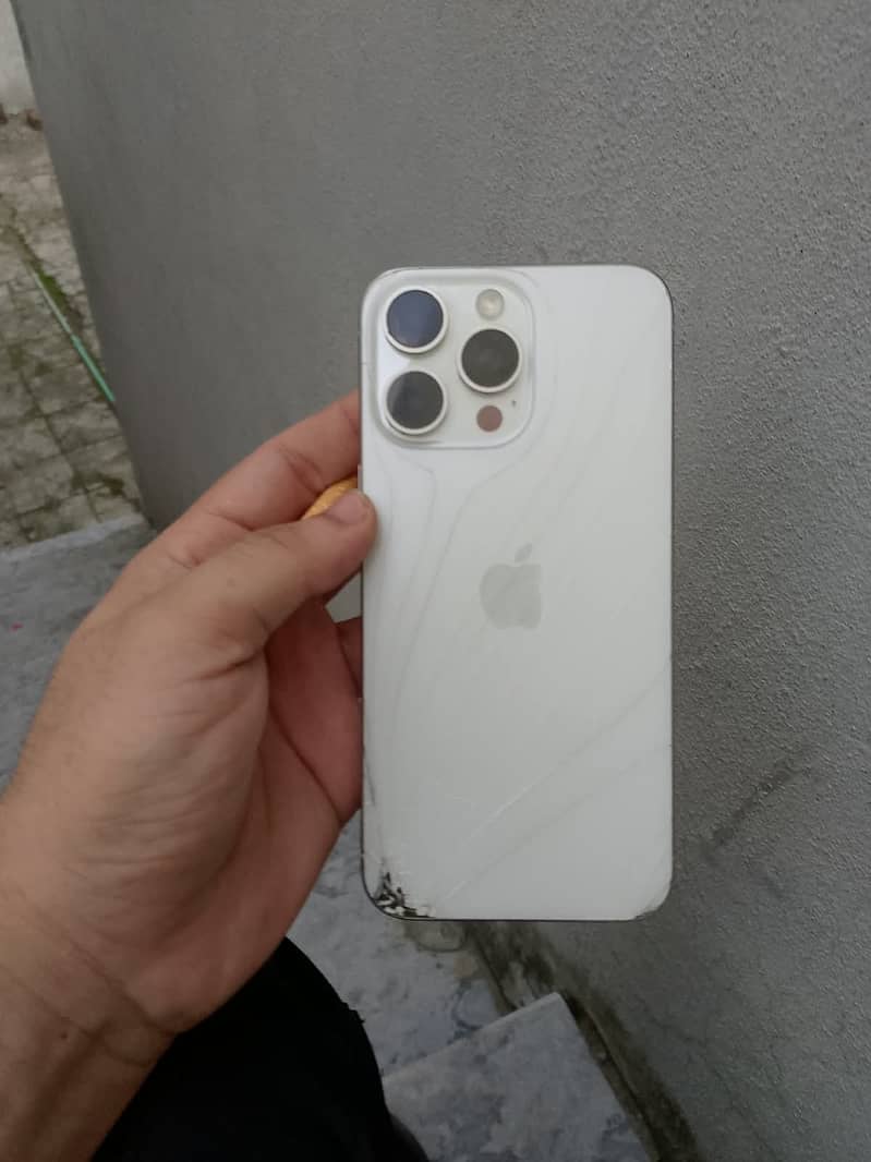 Apple iPhone 15 Pro Max 6