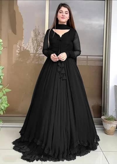 woman maroon and black chiffon maxi 3pc round neck