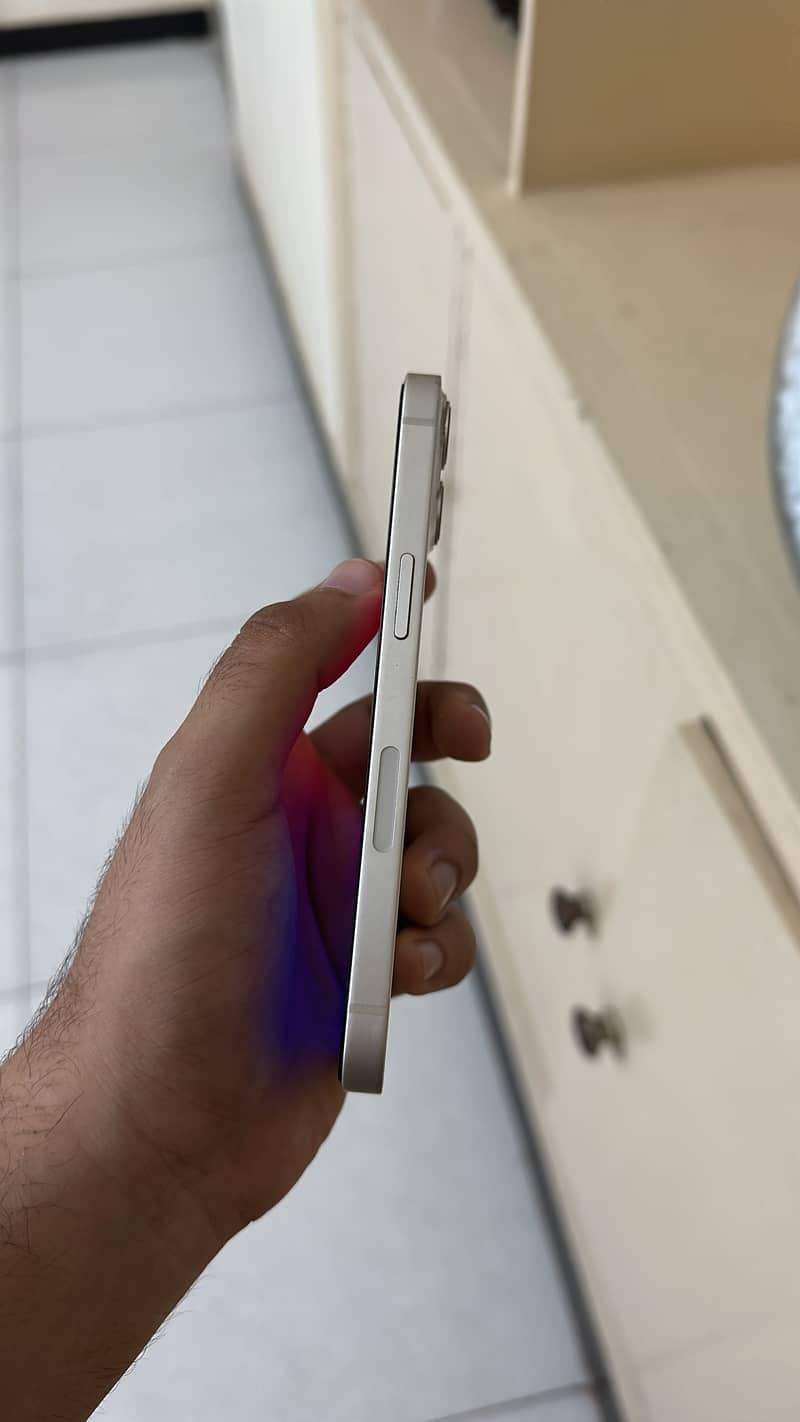 Apple iPhone 13 4