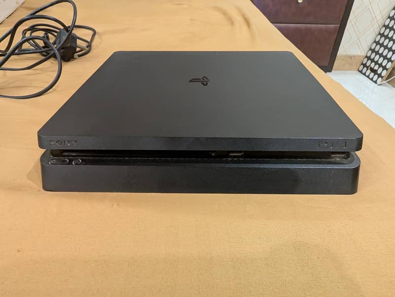 PS4 slim 2