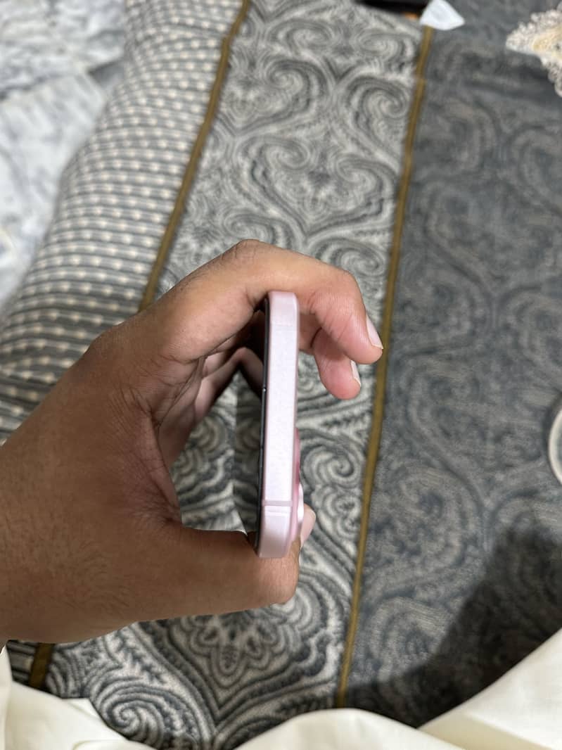 Apple iPhone 15 1