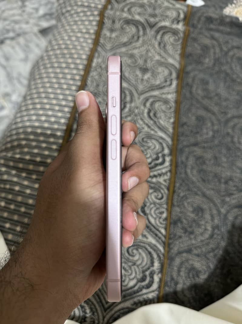 Apple iPhone 15 3