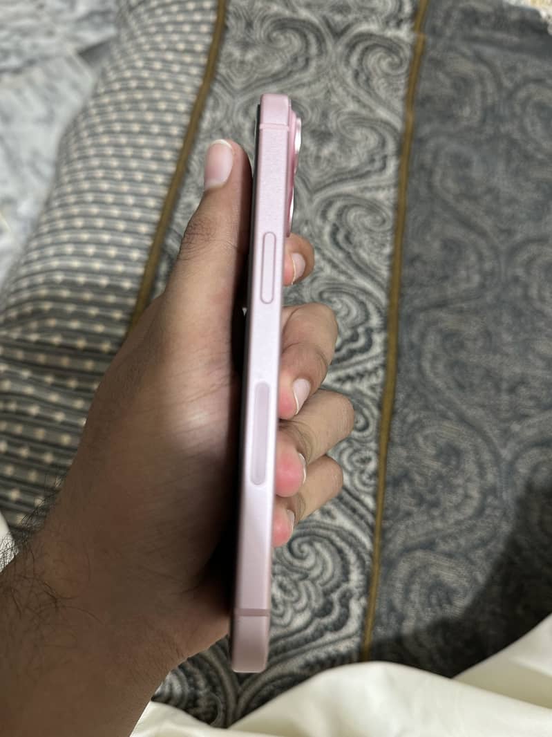 Apple iPhone 15 7